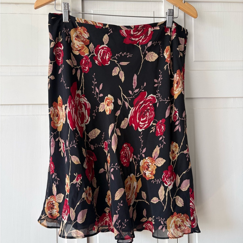 Ann Taylor Floral midi skirt - Black with Red & Cream Roses